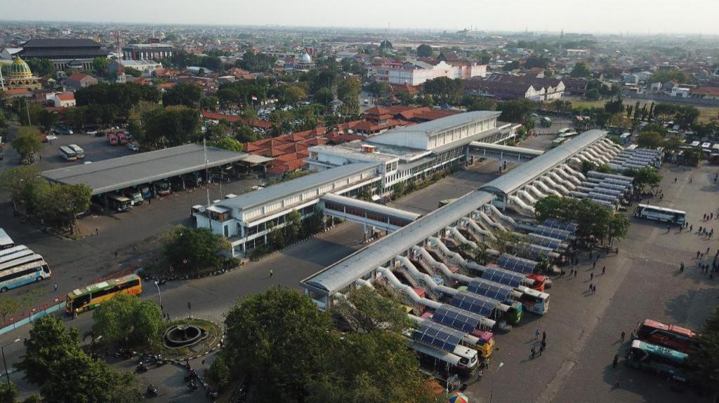 Oyo 1330 Hotel Cahaya 3 Brebek Exterior foto