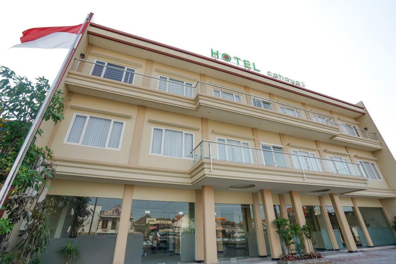 Oyo 1330 Hotel Cahaya 3 Brebek Exterior foto