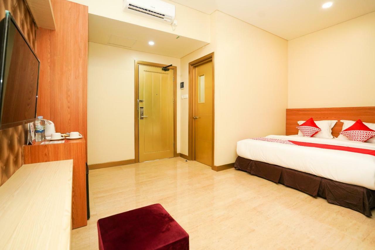 Oyo 1330 Hotel Cahaya 3 Brebek Exterior foto